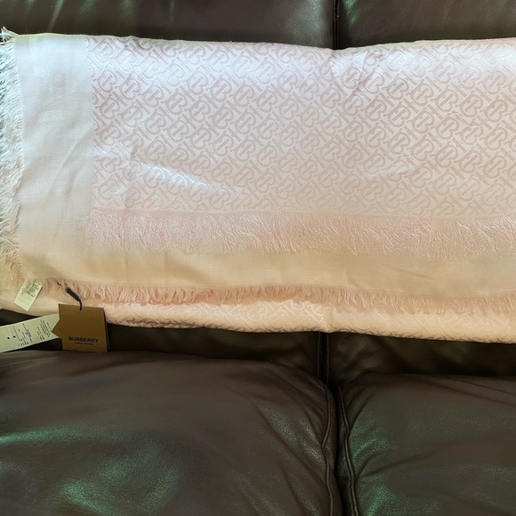Burberry pink scarf 140❎140 Monogram Metallic Jacquard square brand New w Tags - Picture 2 of 8